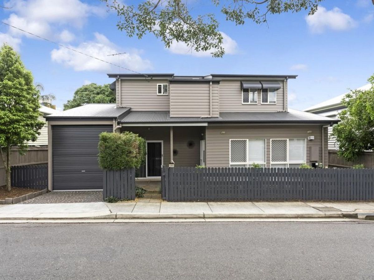 5 bedrooms House in 100 Dudley Street ANNERLEY QLD, 4103