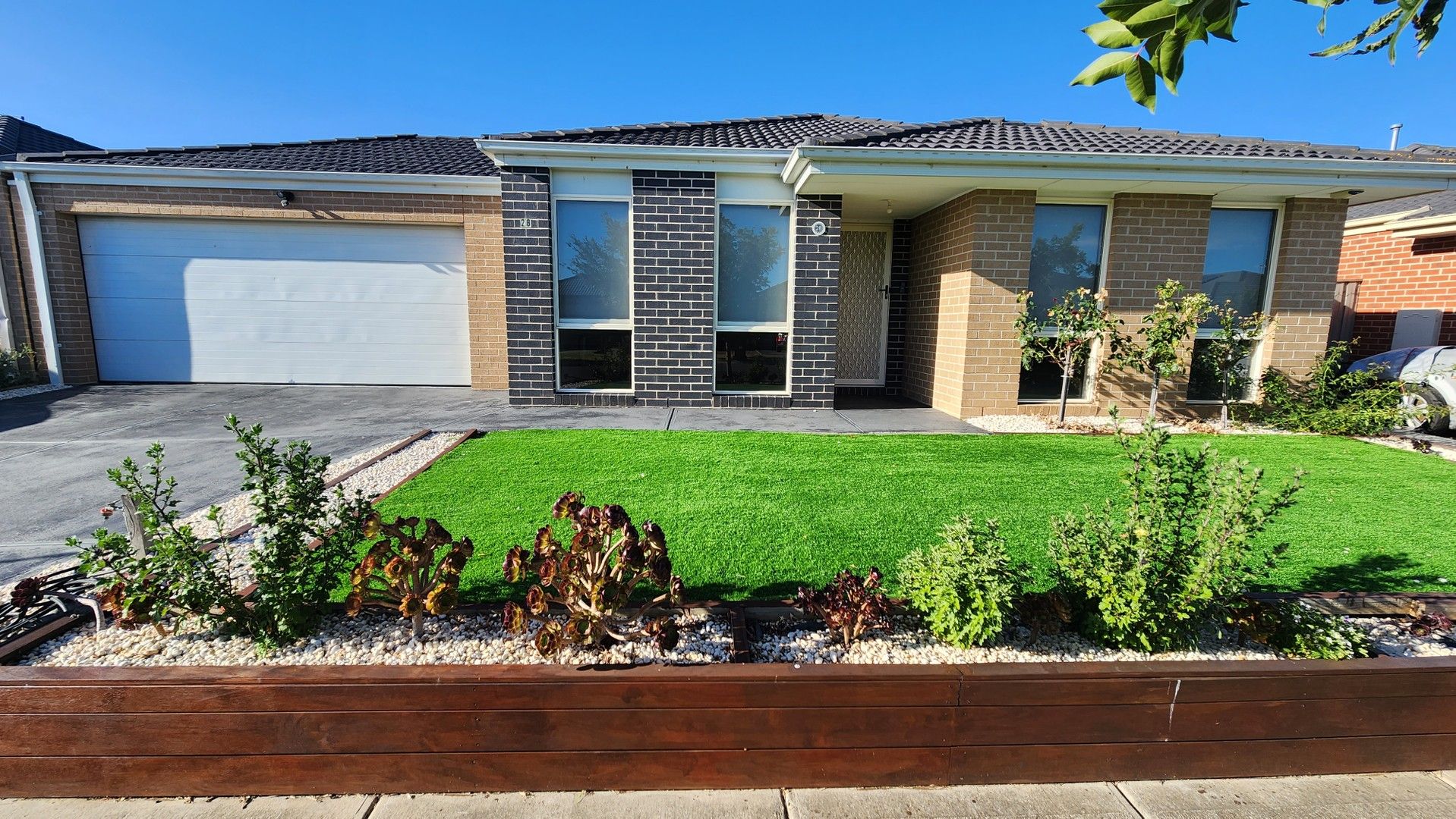 5 bedrooms House in 28 Safari Drive TARNEIT VIC, 3029