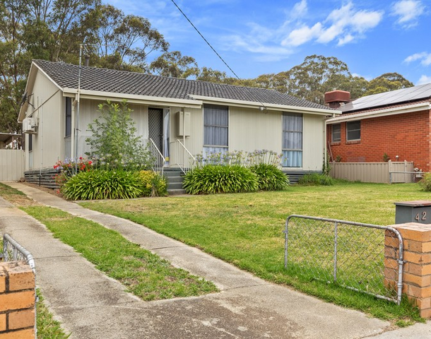 42 Martindale Crescent, Seymour VIC 3660