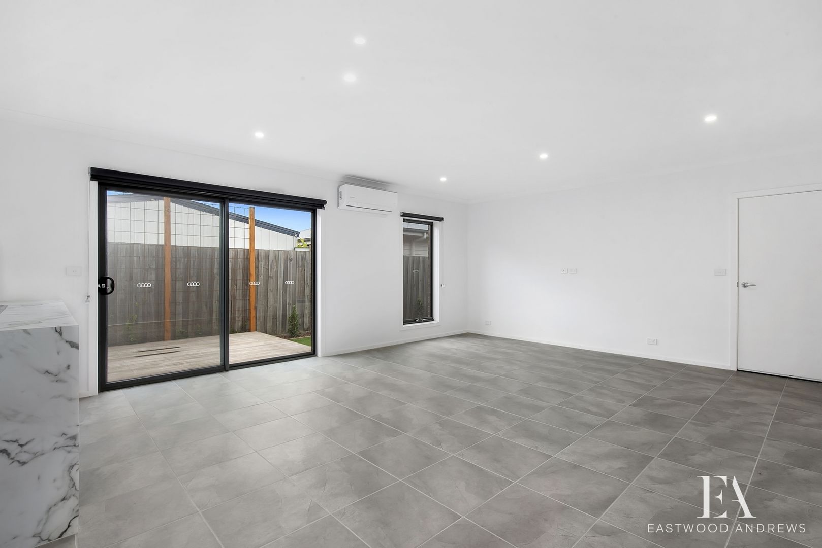 2/92 Helms Street, Newcomb VIC 3219, Image 2