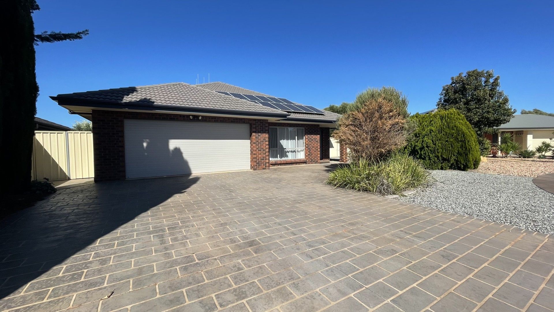 4 bedrooms House in 27 Middleback Drive WHYALLA JENKINS SA, 5609