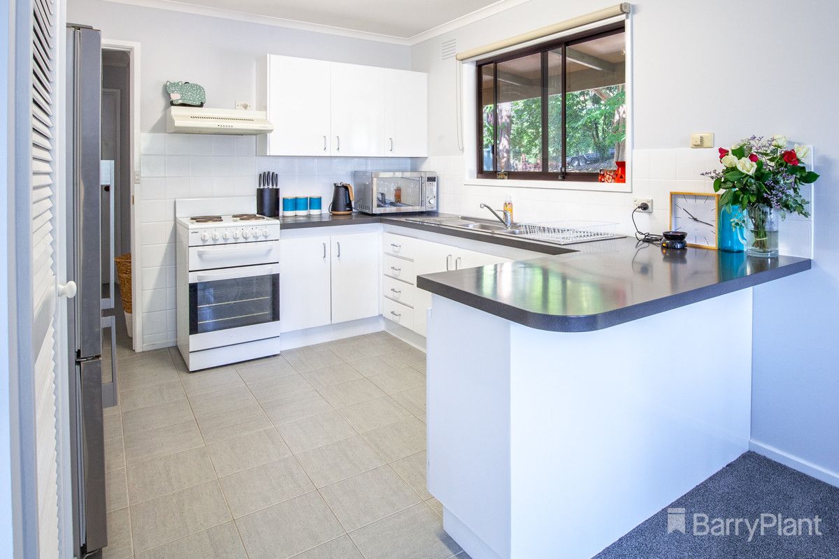 22 Glen Road, Cockatoo VIC 3781, Image 2