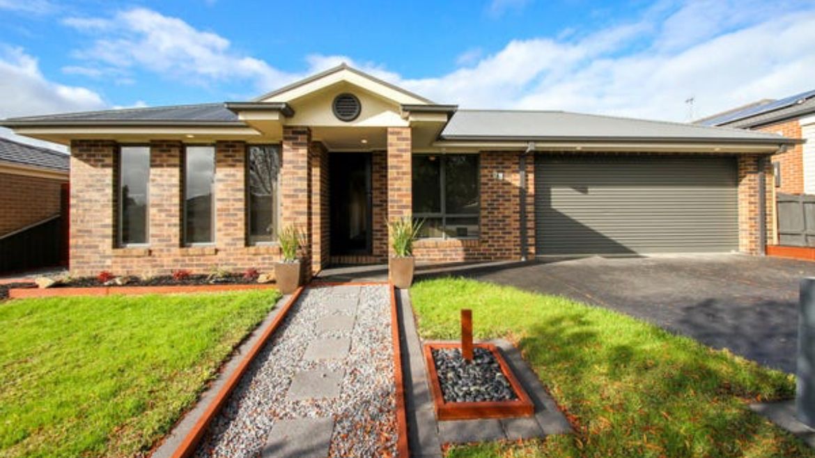 22 Grange Drive, Broadford VIC 3658 House For Rent 520 Domain