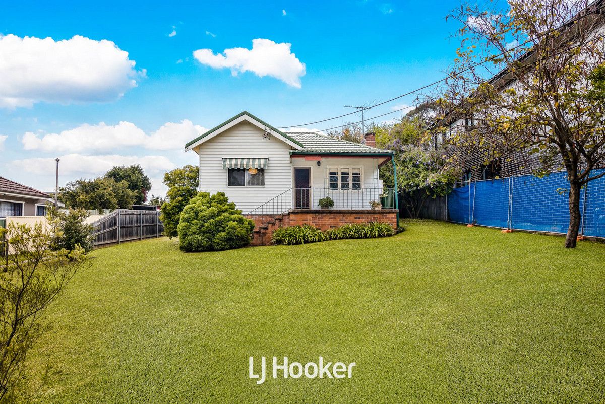 24 Marcia Street, Toongabbie NSW 2146, Image 0