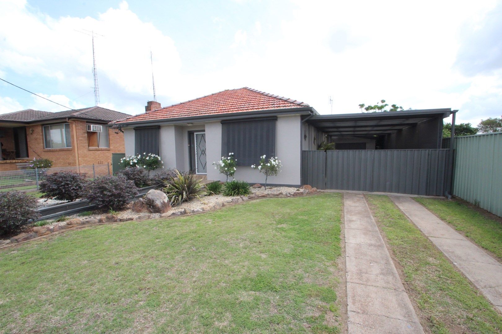 Bond Street, Singleton NSW 2330 3 beds house for Rent, 1050 per week