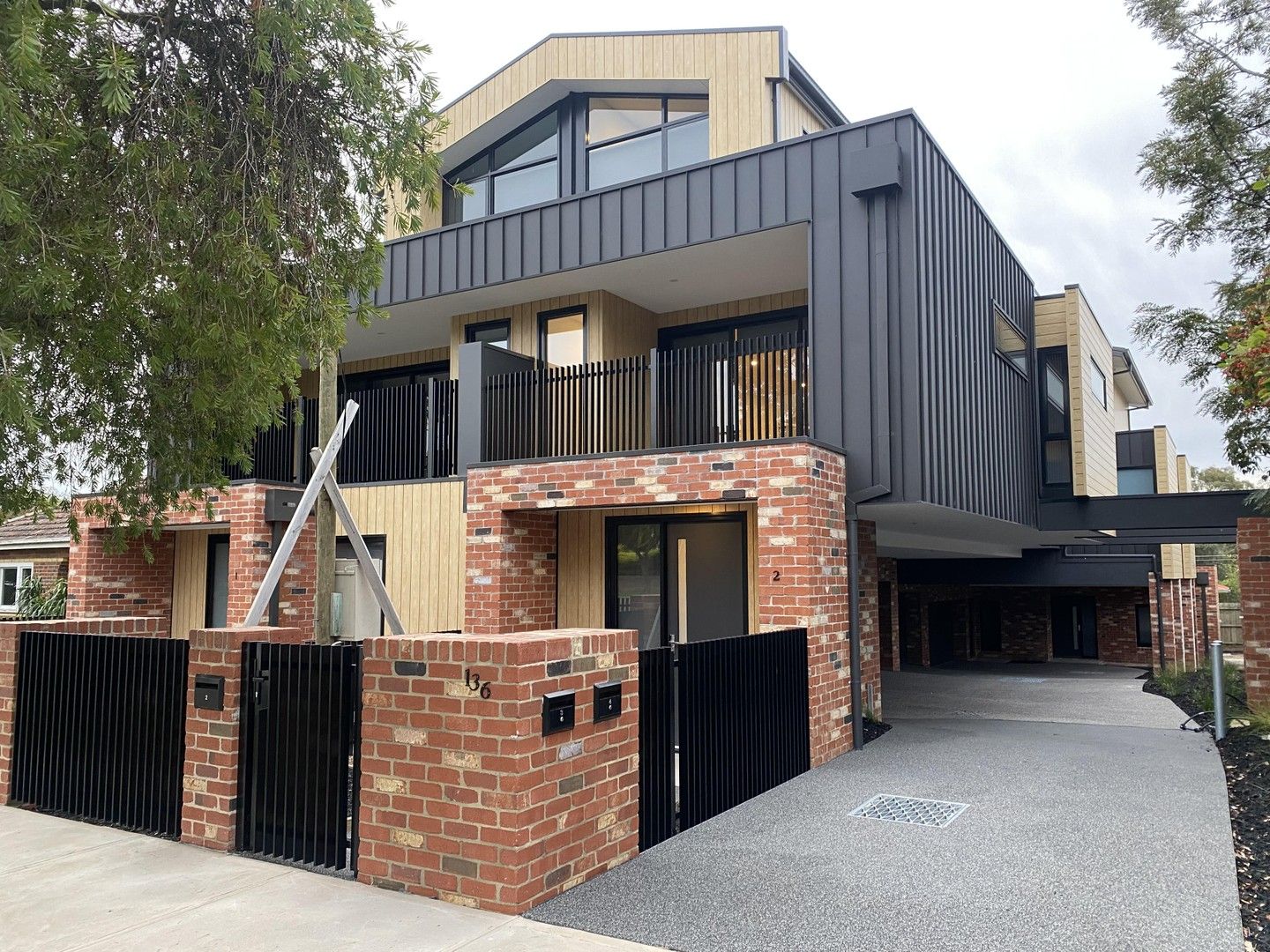 3 bedrooms Townhouse in 136 Broadway RESERVOIR VIC, 3073