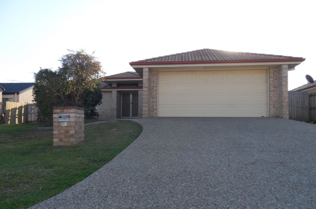 4 bedrooms House in 10 Chancellor Circuit MEADOWBROOK QLD, 4131
