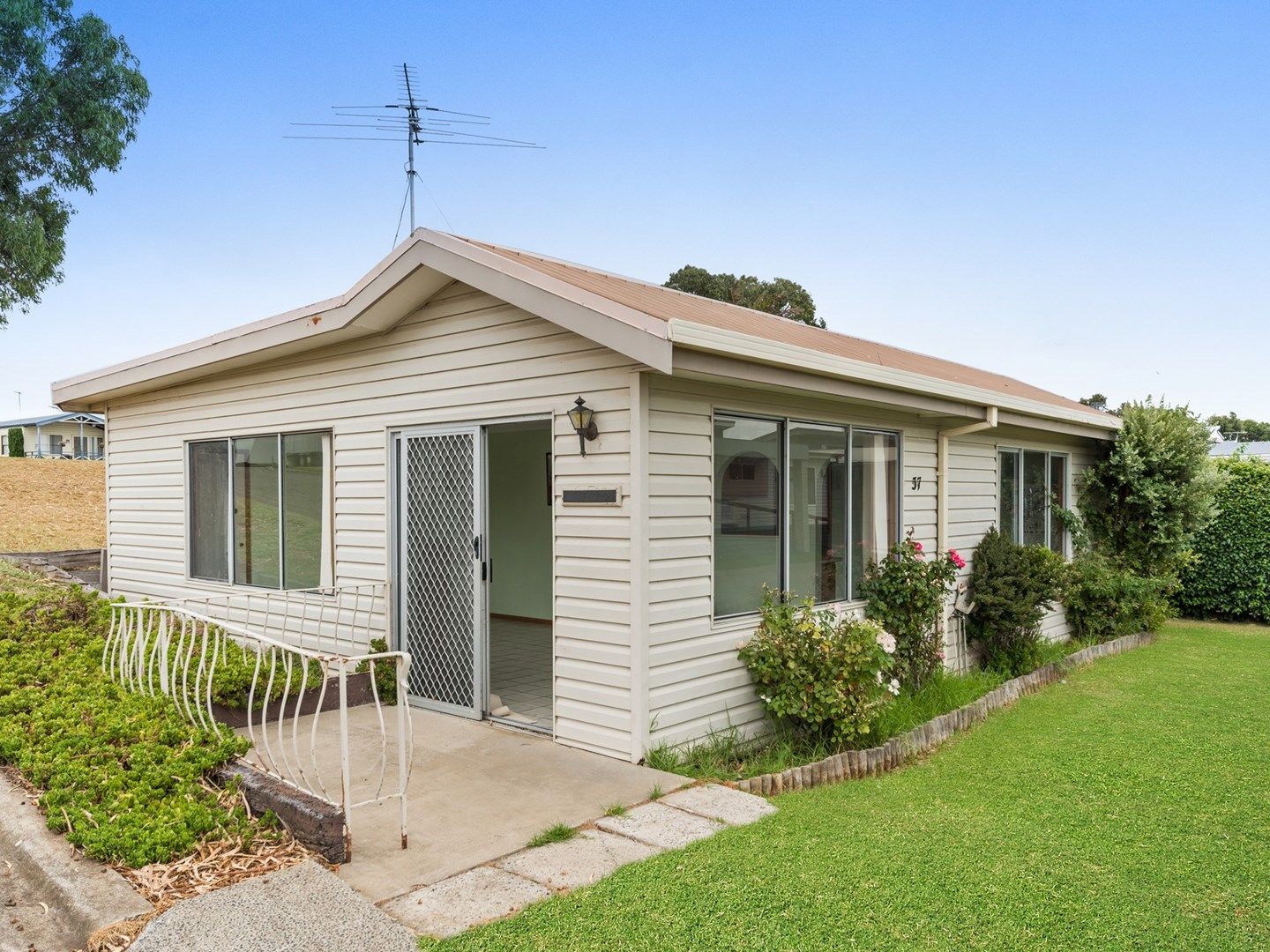 P019/282-300 Clifton Avenue, Leopold VIC 3224, Image 0