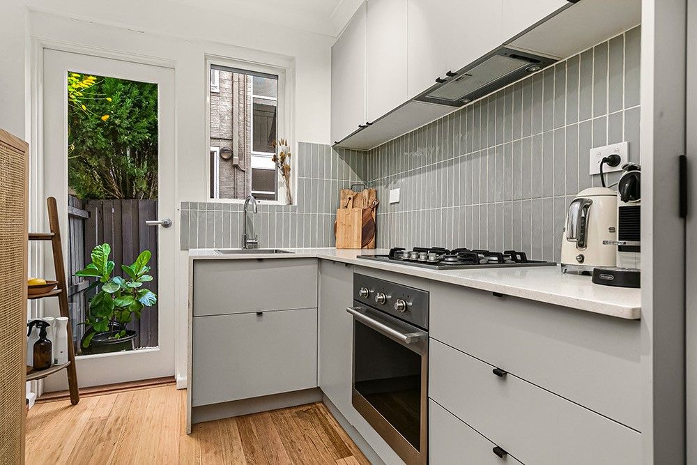 2 bedrooms Apartment / Unit / Flat in 2/99 Spray Street ELWOOD VIC, 3184