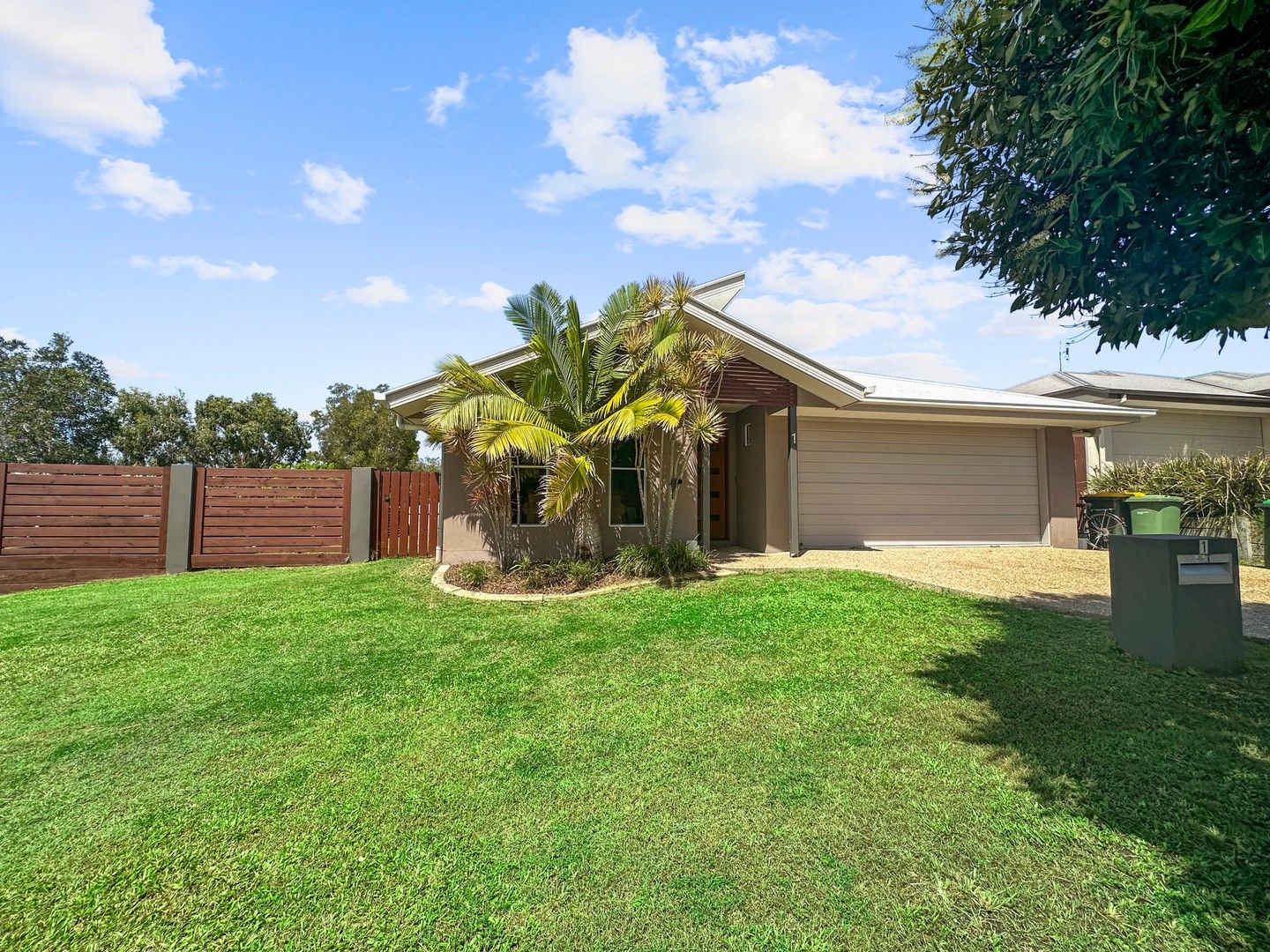 4 bedrooms House in 1 Cable Crescent MOUNTAIN CREEK QLD, 4557