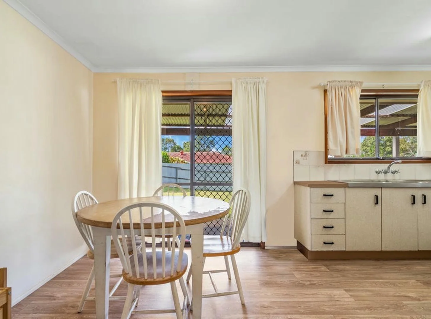 Additional image 4 of 39 Silvertop St, Hillcrest QLD 4118