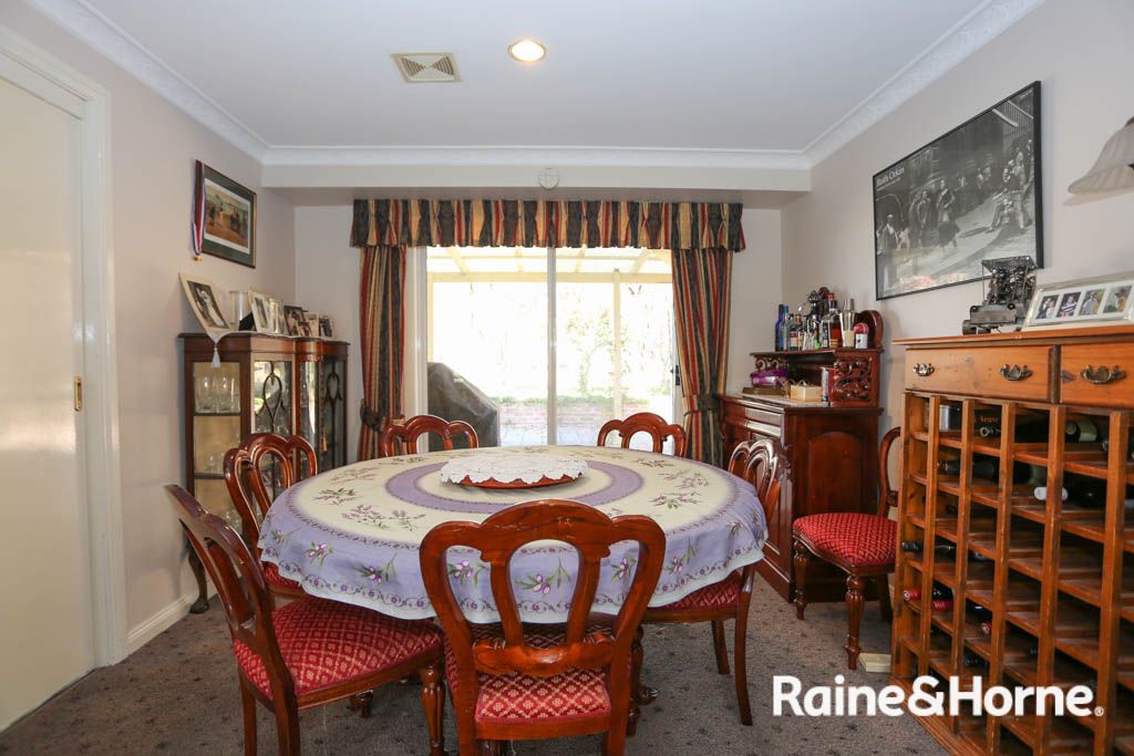 28 Woodside Drive, Mount Rankin NSW 2795, Image 2