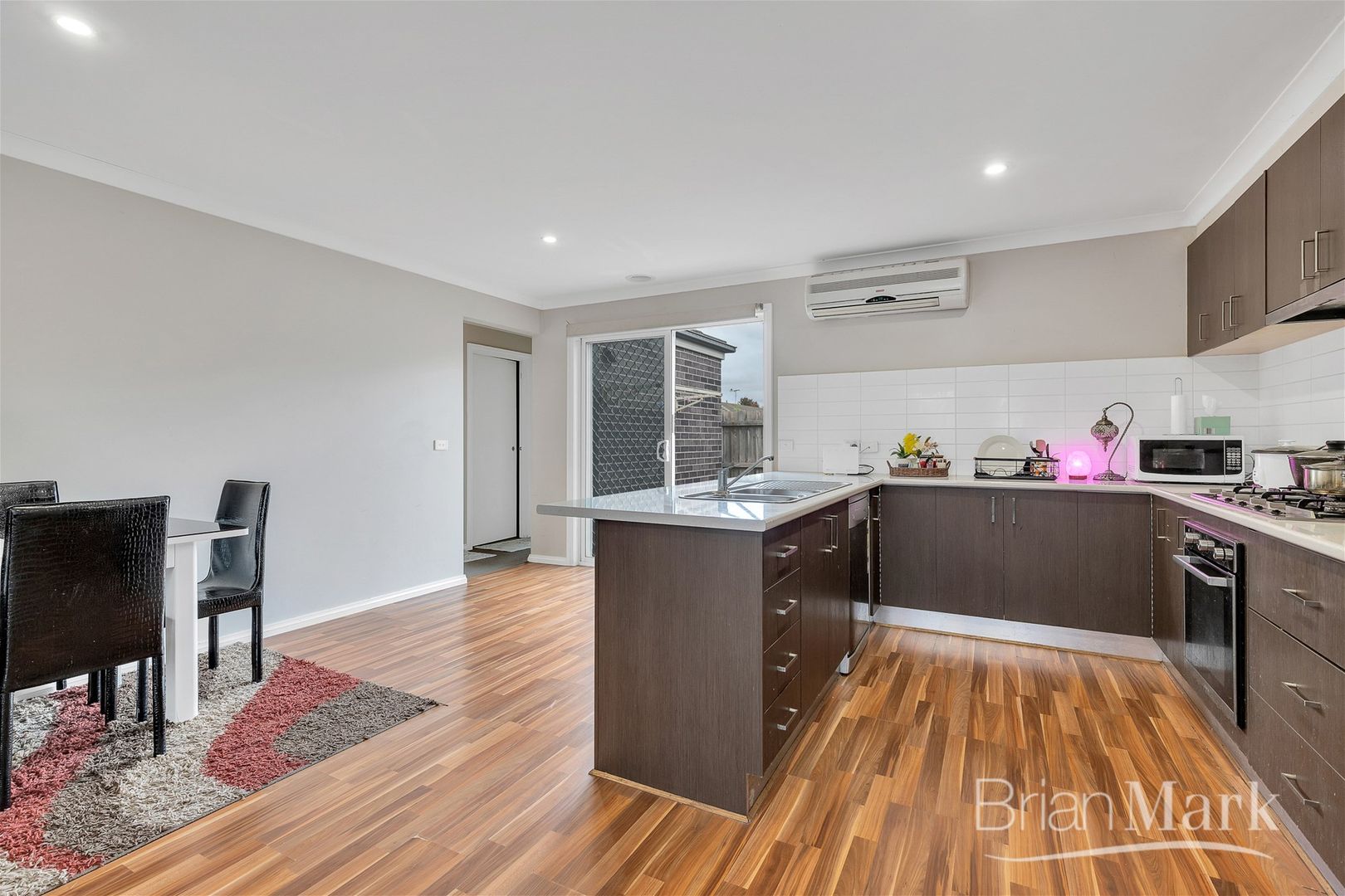 28 Lady Penrhyn Drive, Wyndham Vale VIC 3024, Image 2