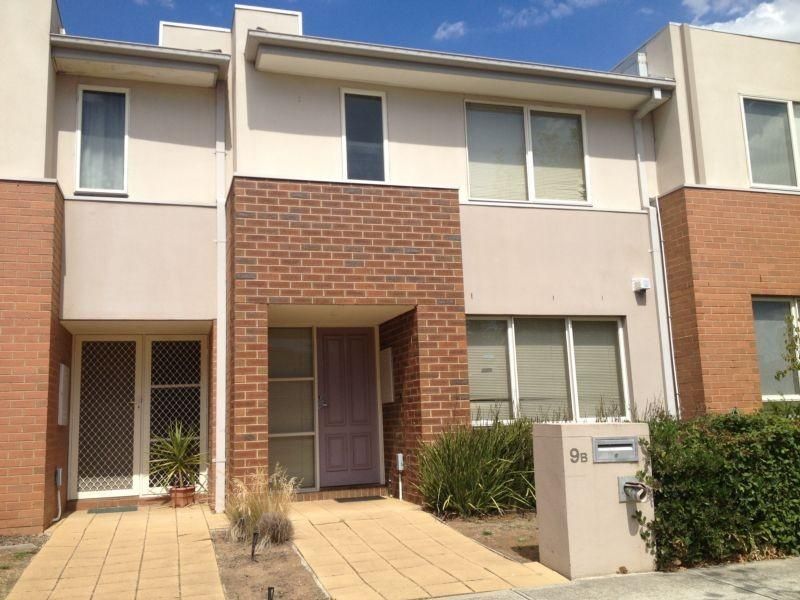 3 bedrooms Townhouse in 9B Wentworth Drive TAYLORS LAKES VIC, 3038