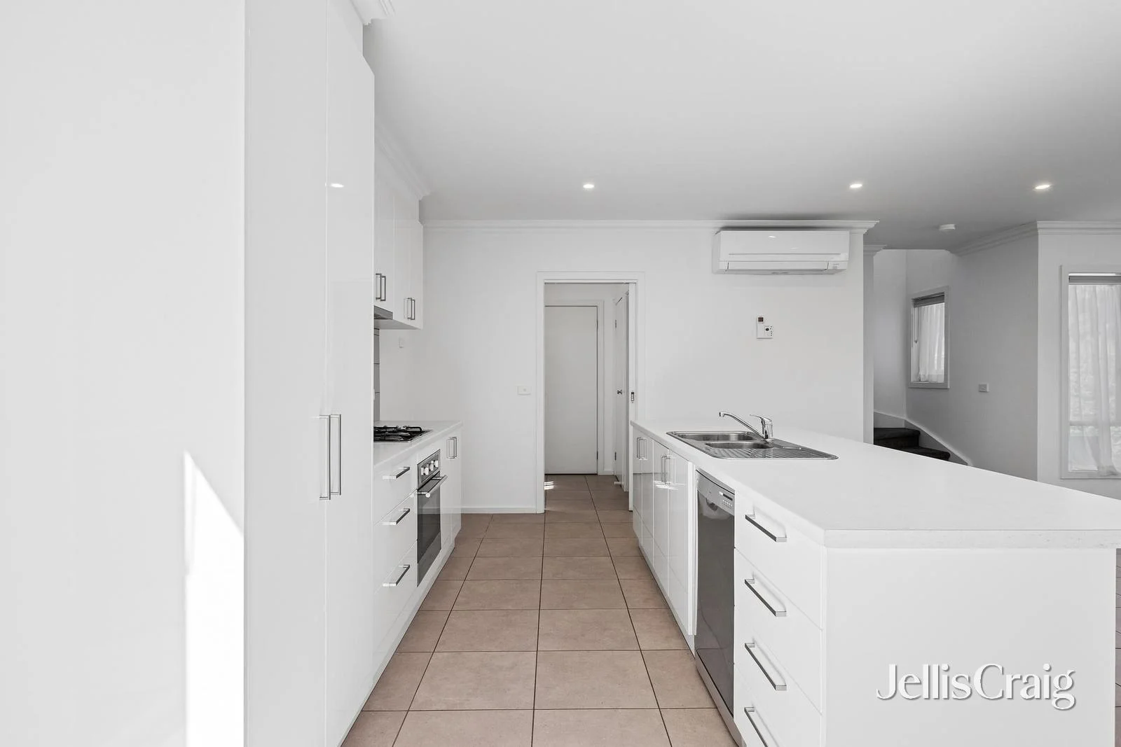 Additional image 5 of 2/24 Vinter Avenue, Croydon VIC 3136