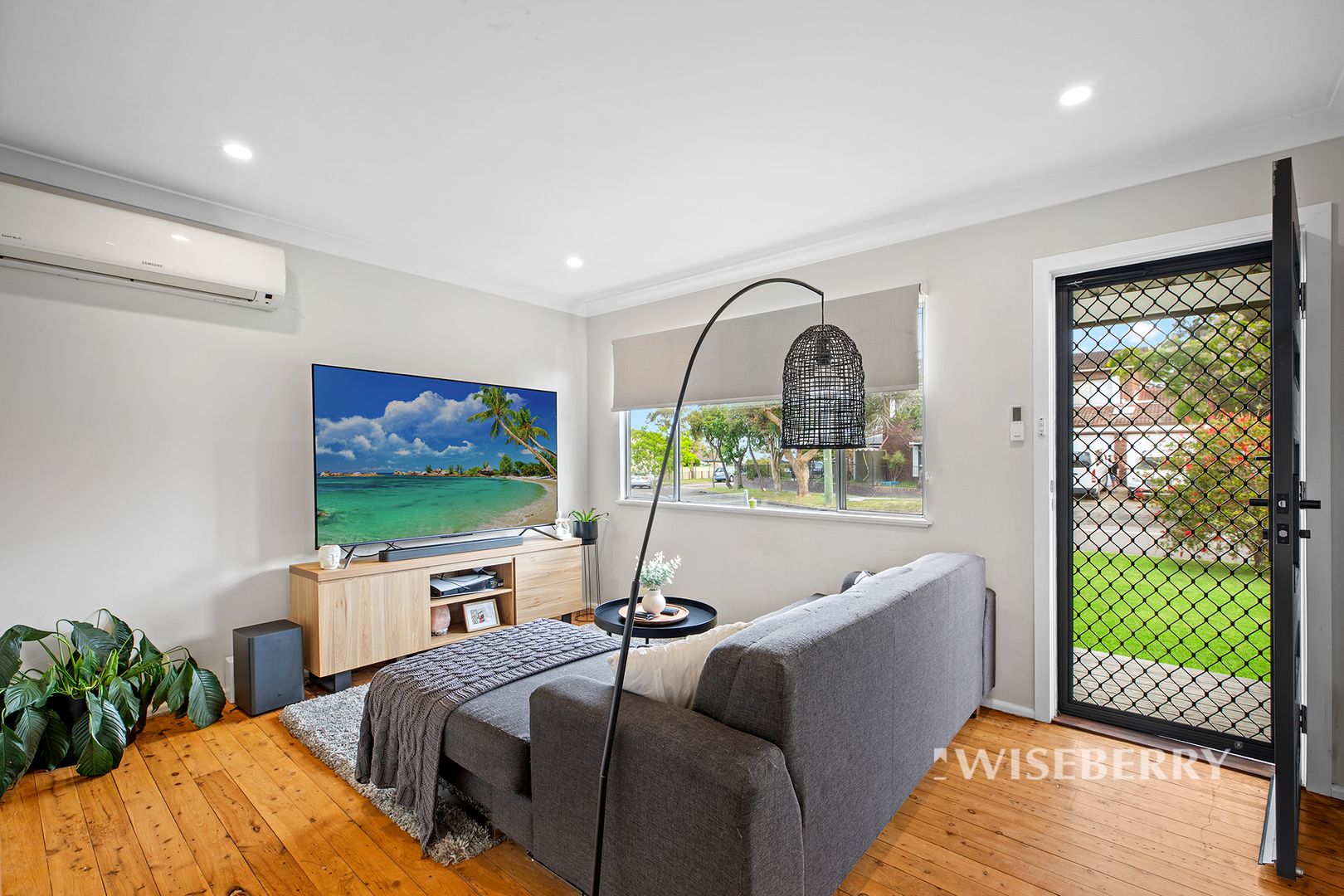 27 Robson Avenue, Gorokan NSW 2263, Image 1