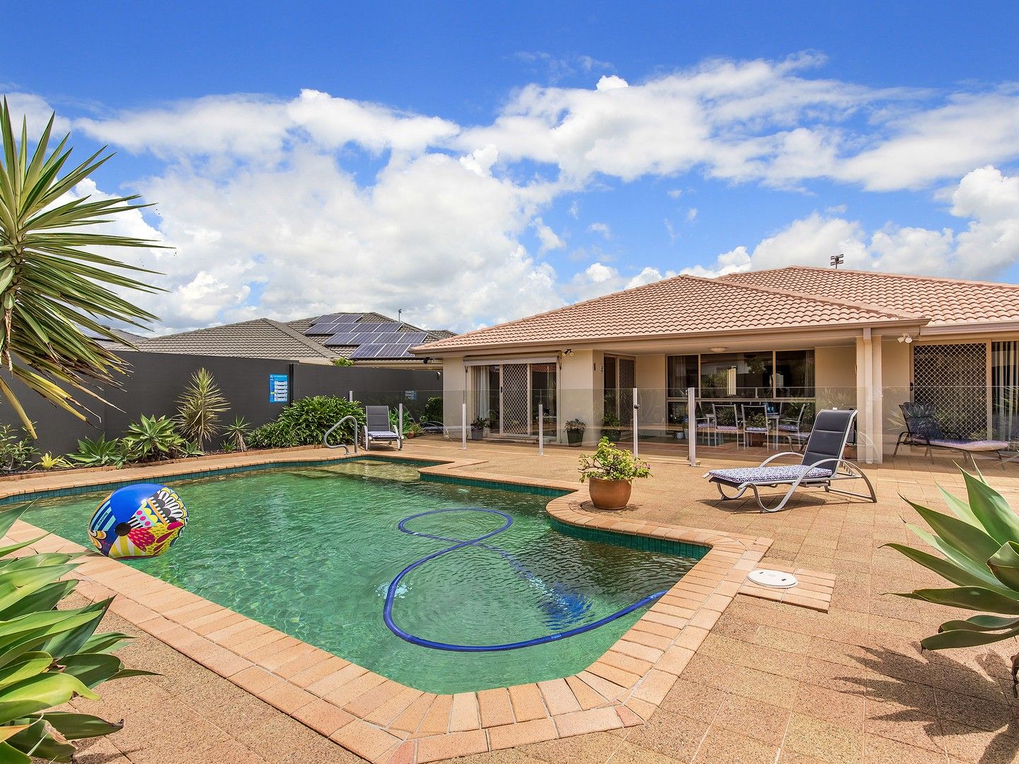 37 Martingale Circuit, Clear Island Waters QLD 4226, Image 0