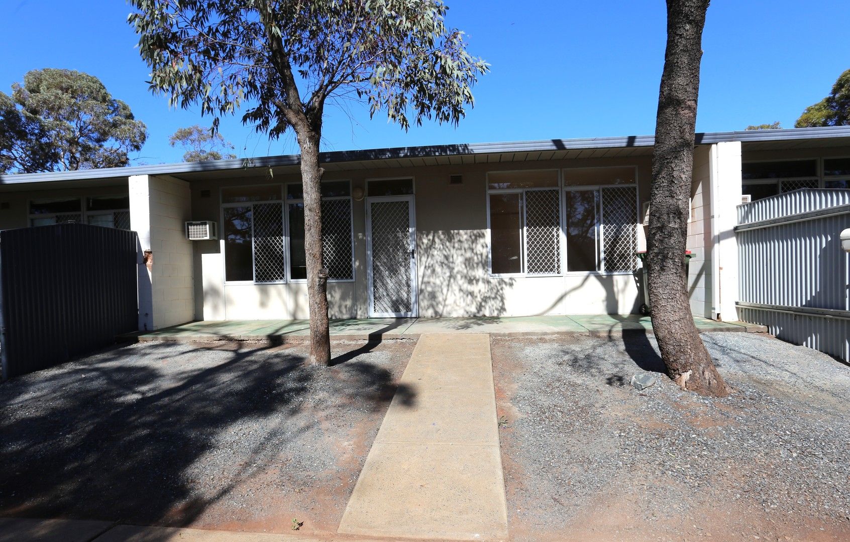 2 bedrooms House in 2B The Crossing KAMBALDA EAST WA, 6442