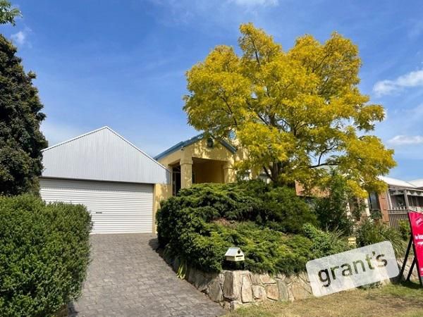 3 bedrooms House in 30 Allunga Parade BERWICK VIC, 3806
