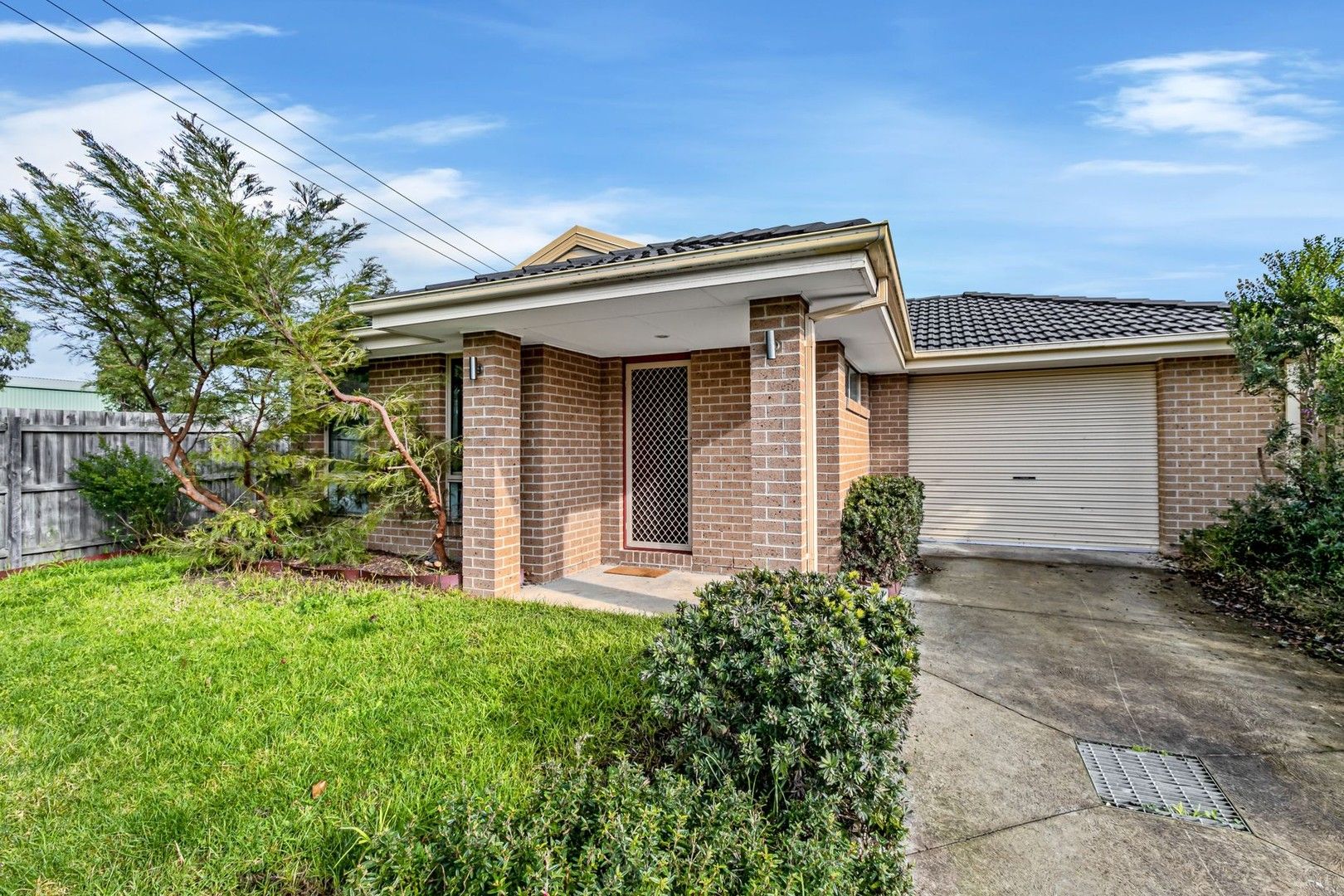 3 bedrooms House in 6 Loz Court PAKENHAM VIC, 3810
