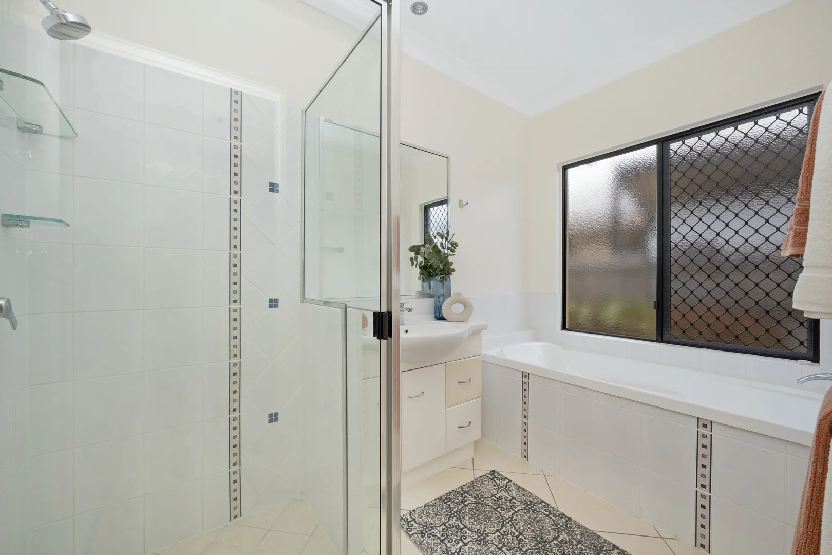 Additional image 10 of 29 Bamboo Crescent, Mount Louisa QLD 4814