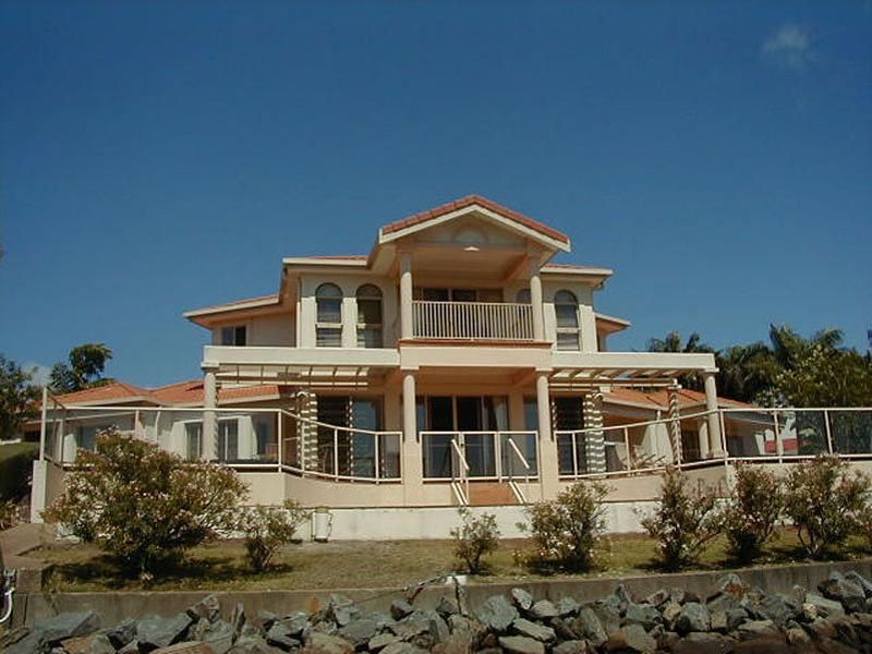 1075 Killymoon Drive, Hope Island Property History & Address Research