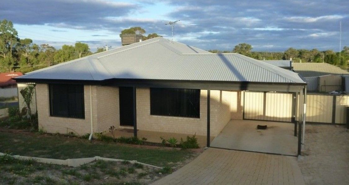 3 bedrooms House in 37 Whatman Way WITHERS WA, 6230