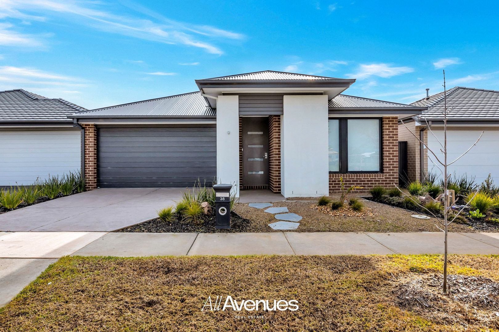 4 bedrooms House in 38 Yaralla Circuit CLYDE VIC, 3978