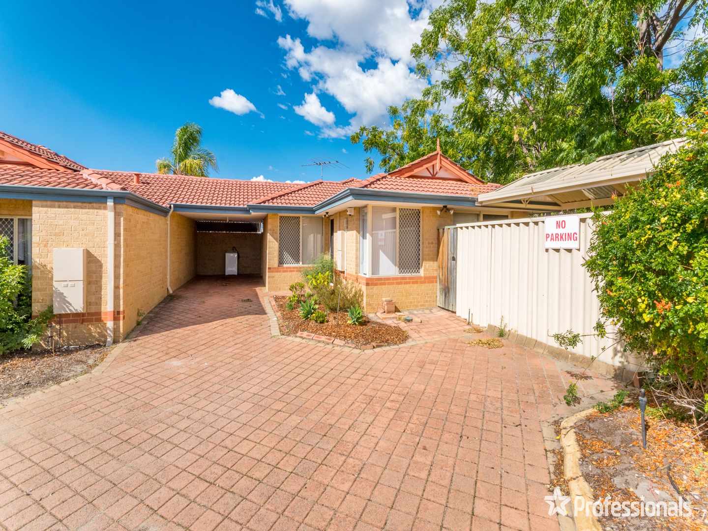 4/7 Chapman Road, St James WA 6102, Image 2