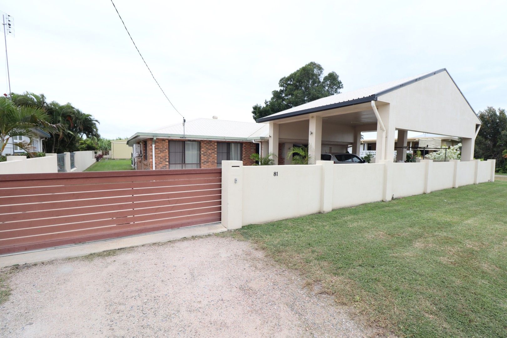5 bedrooms House in 81 Fourteenth Avenue HOME HILL QLD, 4806