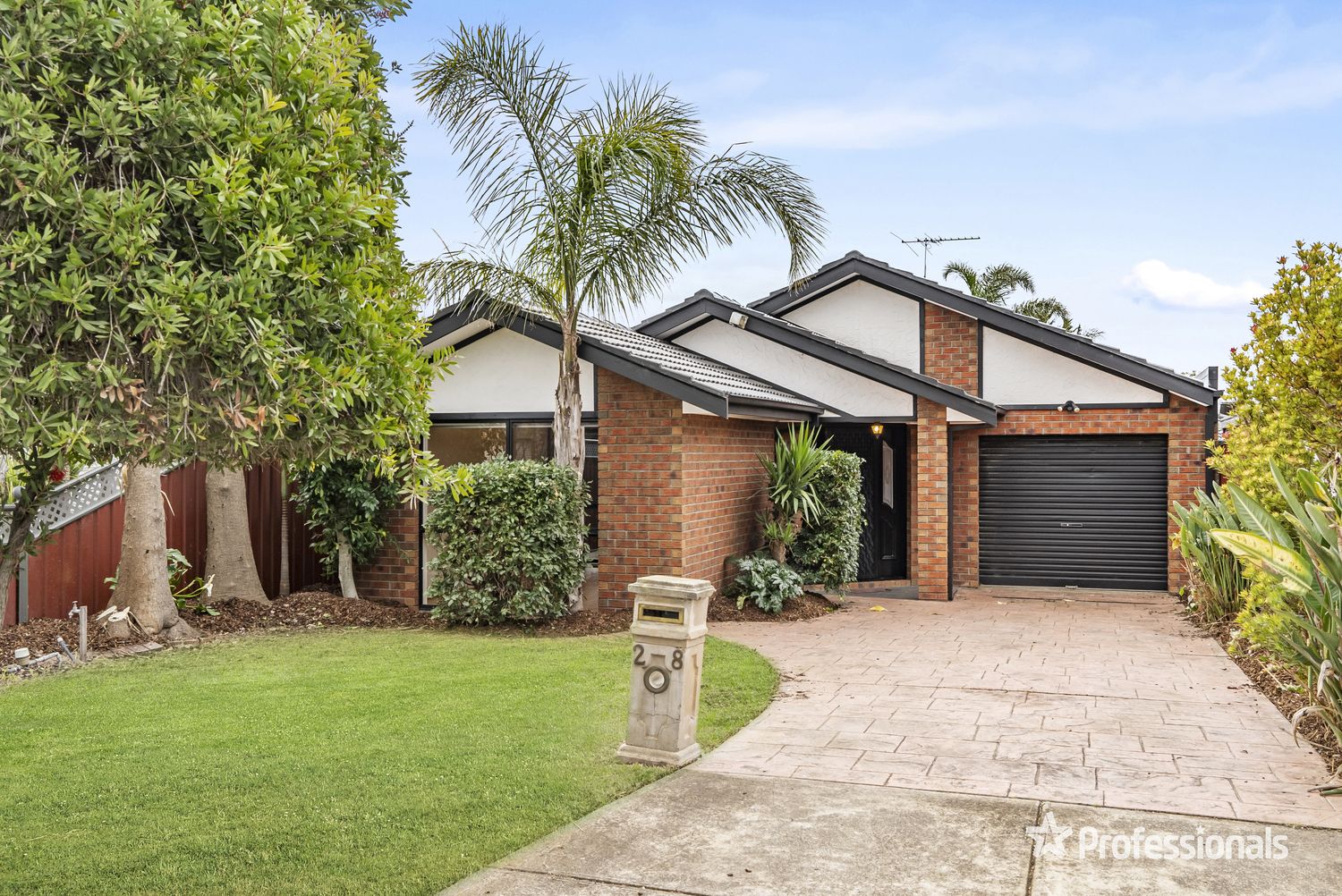 2/8 Kontek Way, Sydenham VIC 3037, Image 0