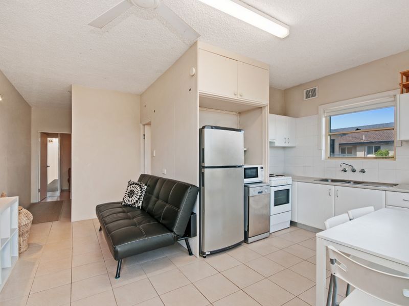 7/37 Ocean View Drive, WAMBERAL NSW 2260, Image 2