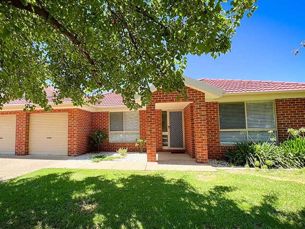 4 bedrooms House in 16 Robbins Drive EAST ALBURY NSW, 2640