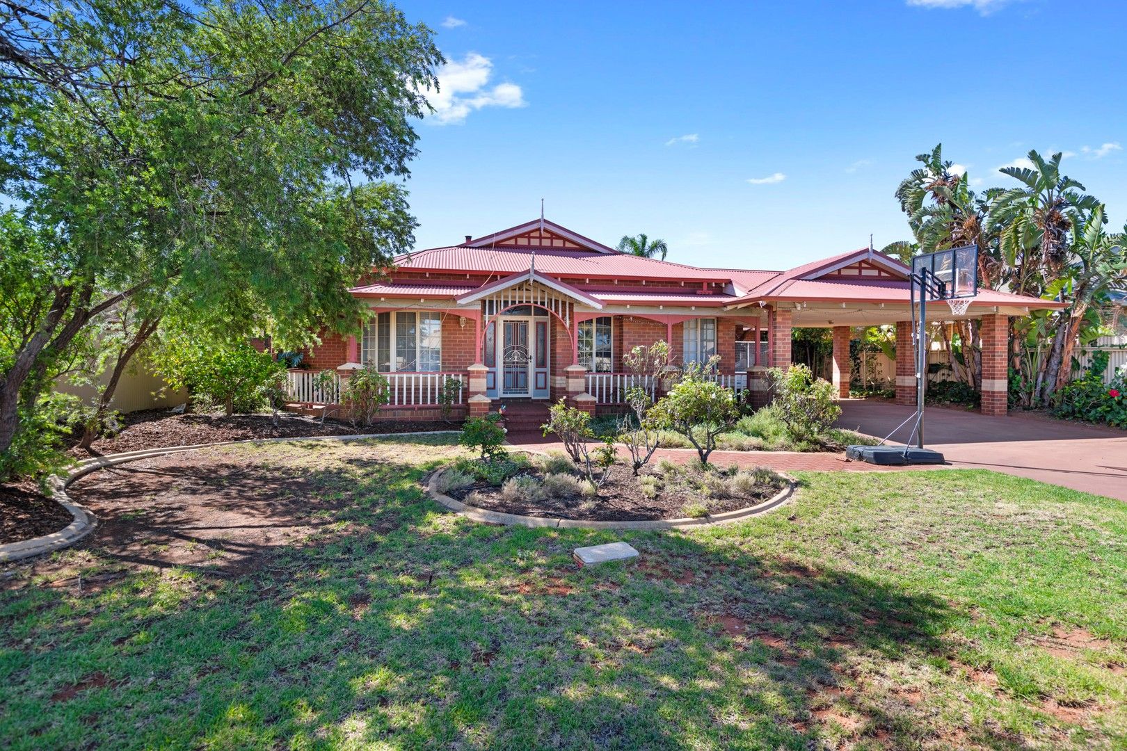 4 bedrooms House in 6 Heston Court SOMERVILLE WA, 6430