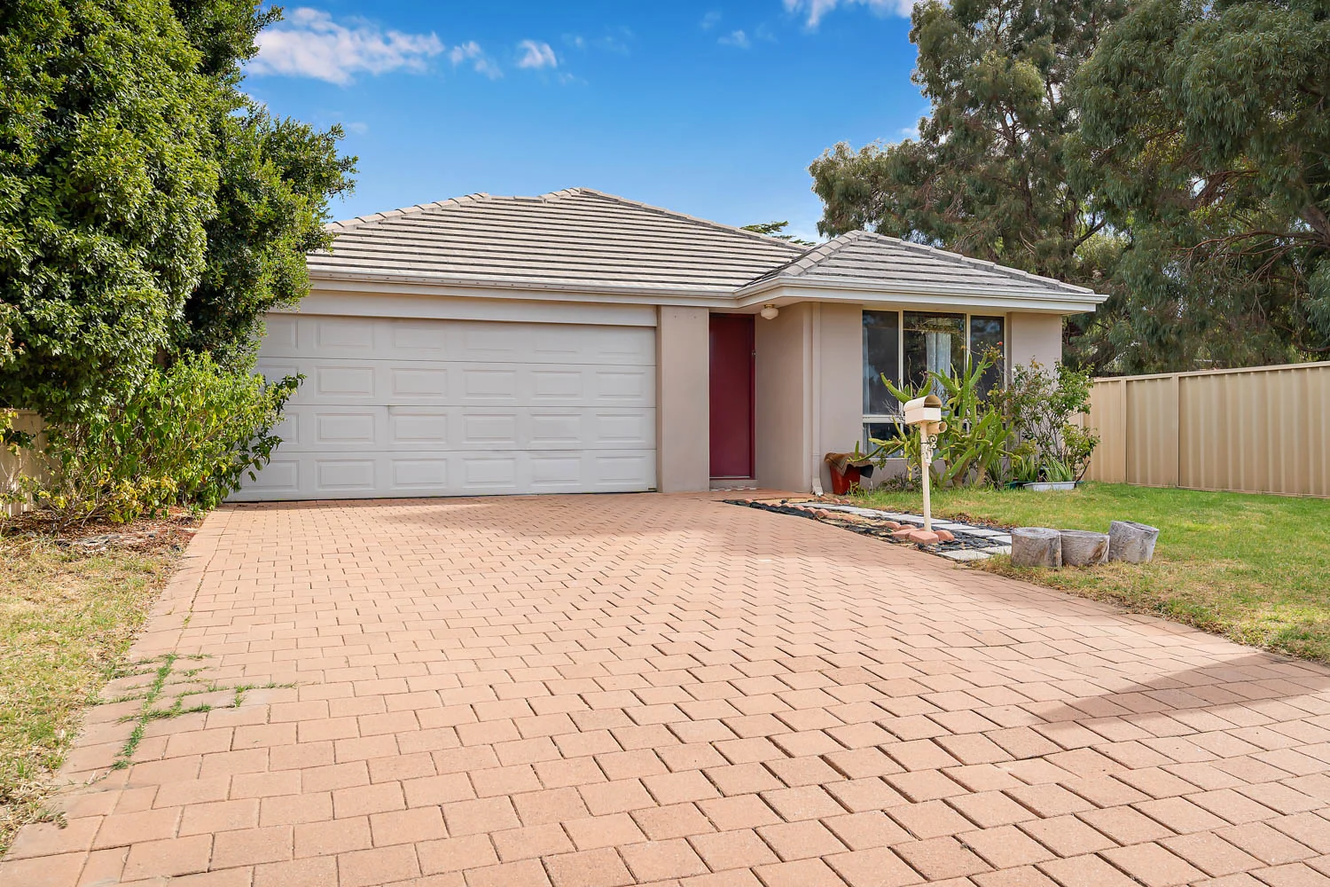 21 Silverhill Loop, Seville Grove WA 6112