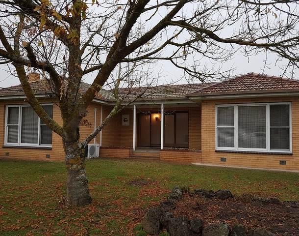 4 James Street, Colac VIC 3250