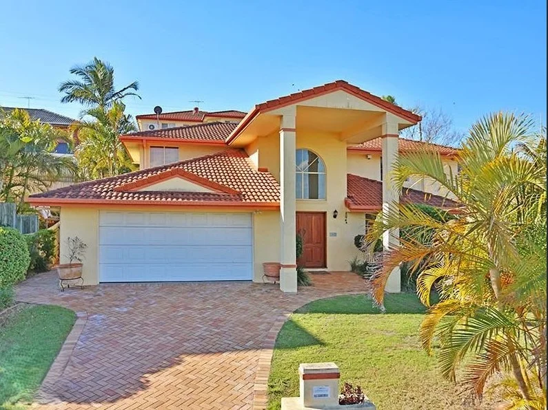 27 Bishop Place, Carindale QLD 4152