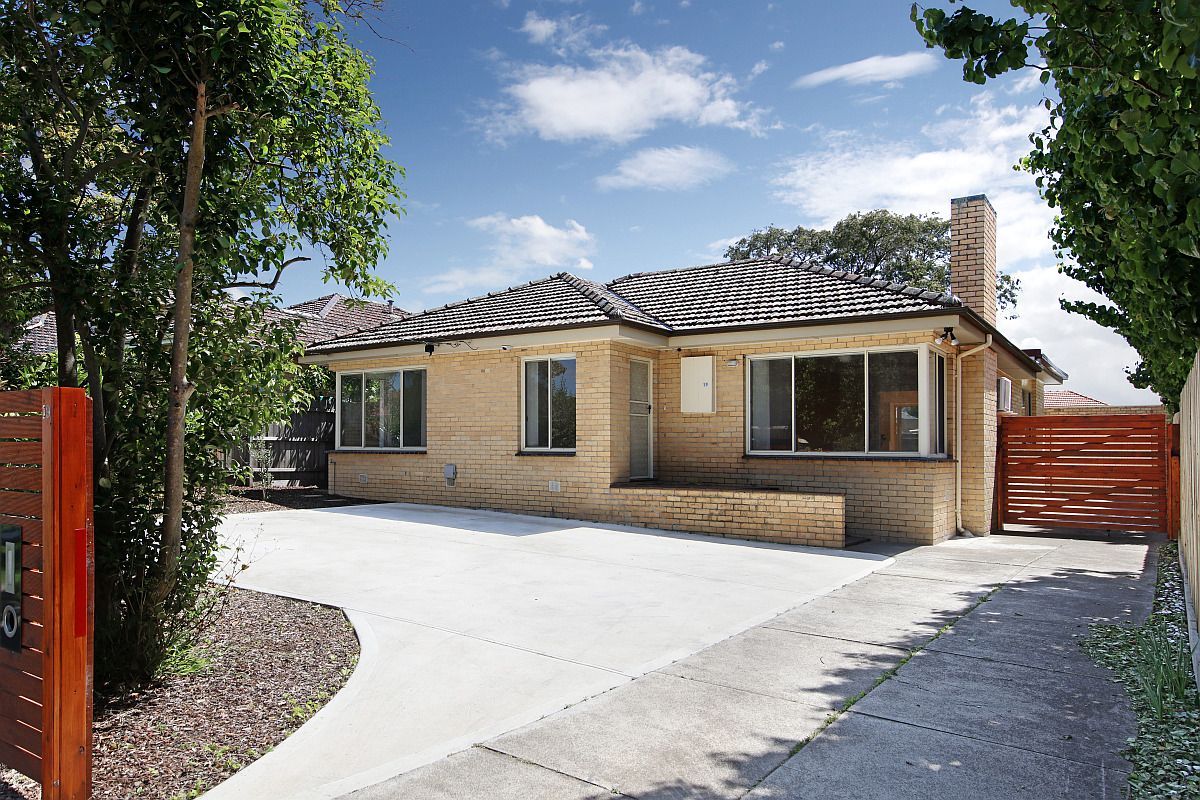 19 Chesterville Drive, Bentleigh East VIC 3165