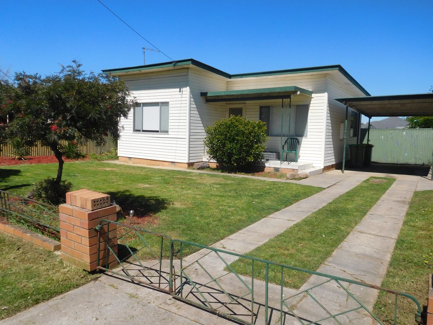 2 bedrooms House in 295 Kooba Street ALBURY NSW, 2640