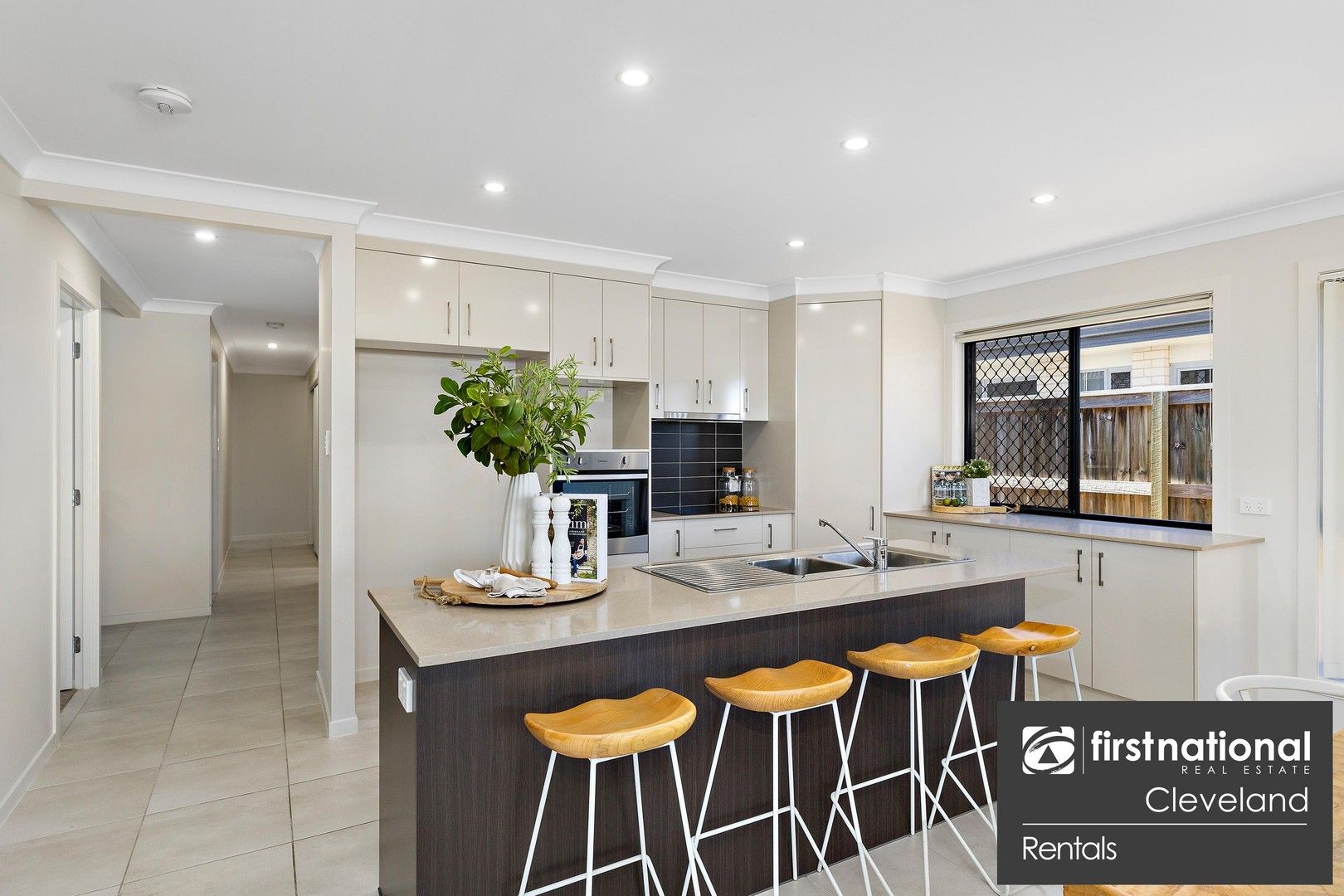 4 bedrooms House in 64 Unwin Road REDLAND BAY QLD, 4165
