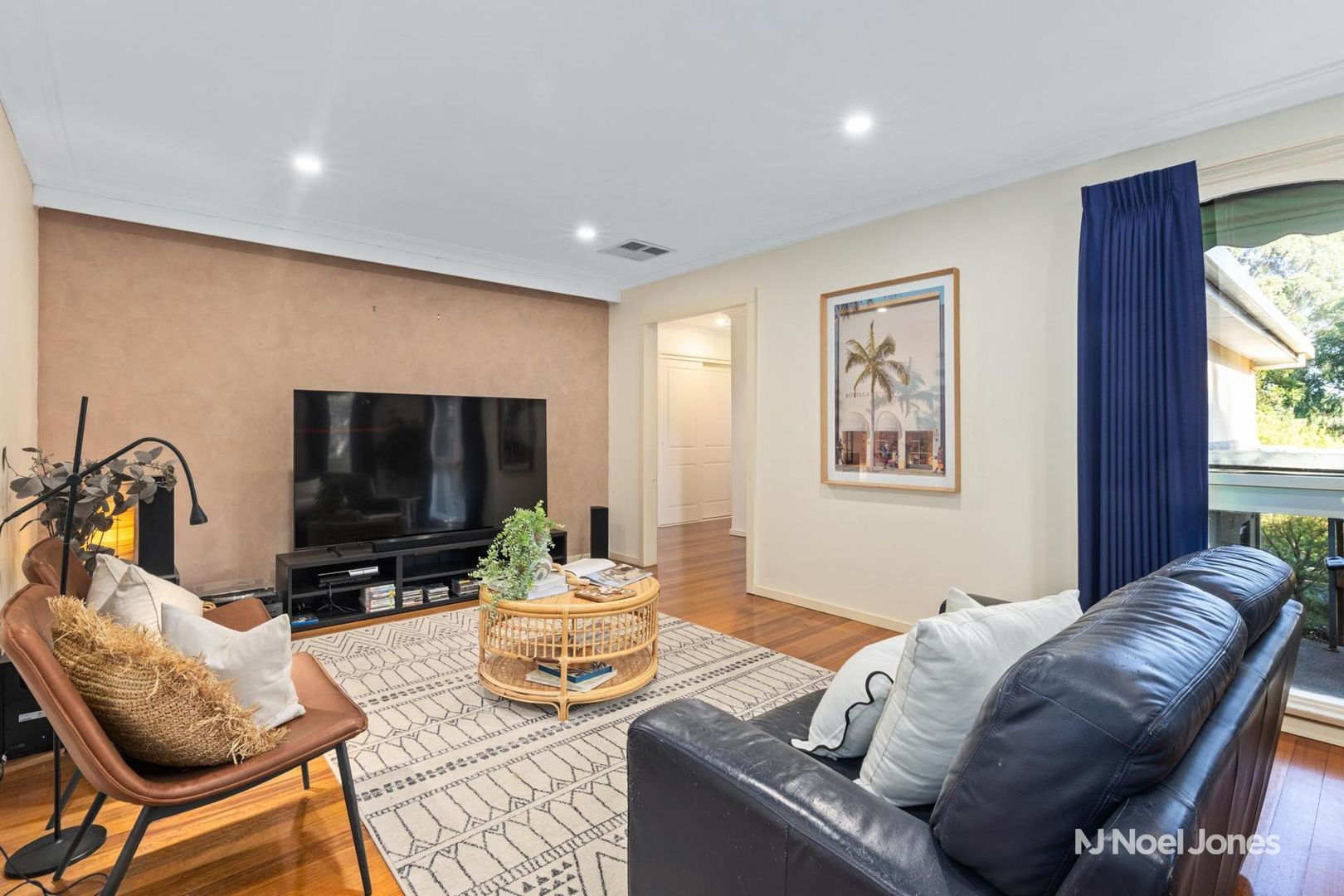 9 Ashburton Drive, Mitcham VIC 3132, Image 2