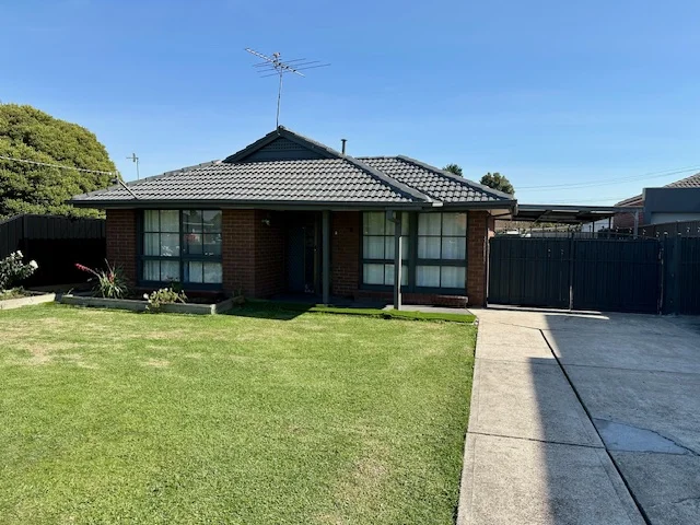 8 Ellam Court, Meadow Heights VIC 3048