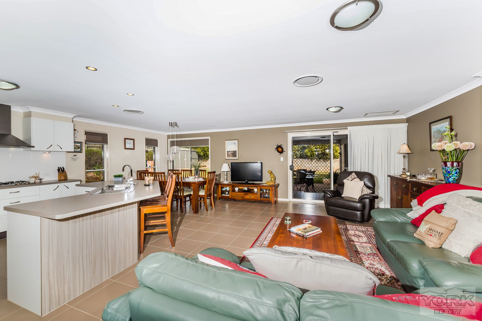 7 Coverack Street, Kleinton QLD 4352, Image 2