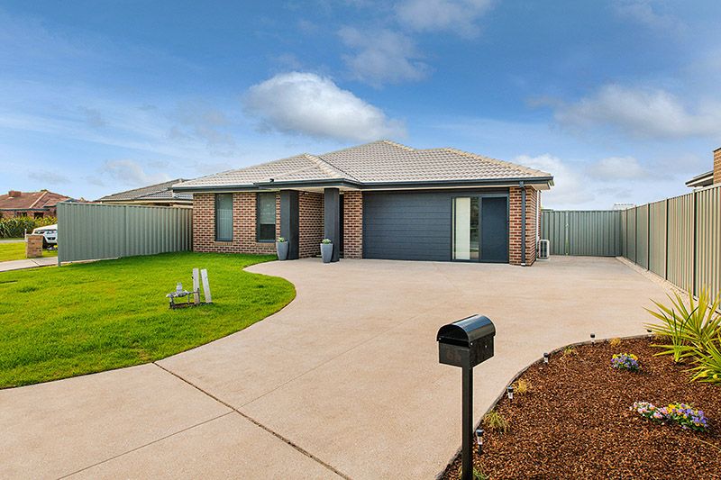 66 Ardent Crescent, Cranbourne East VIC 3977, Image 1