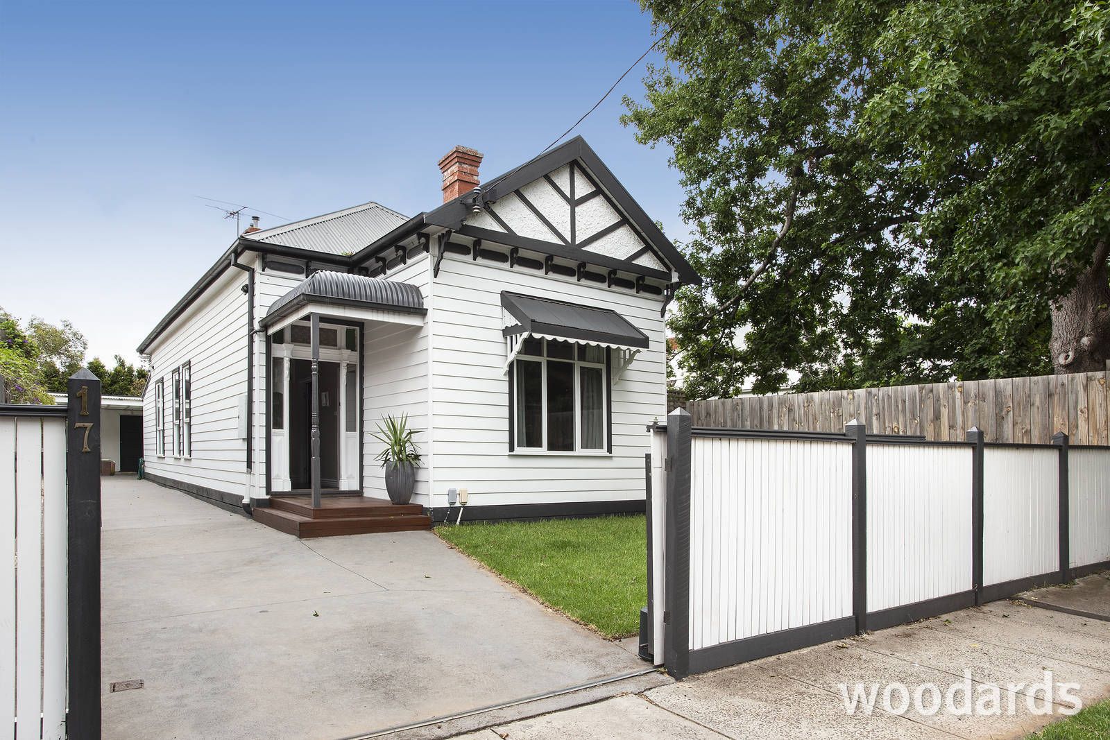 17 Leamington Crescent, Caulfield East VIC 3145, Image 0