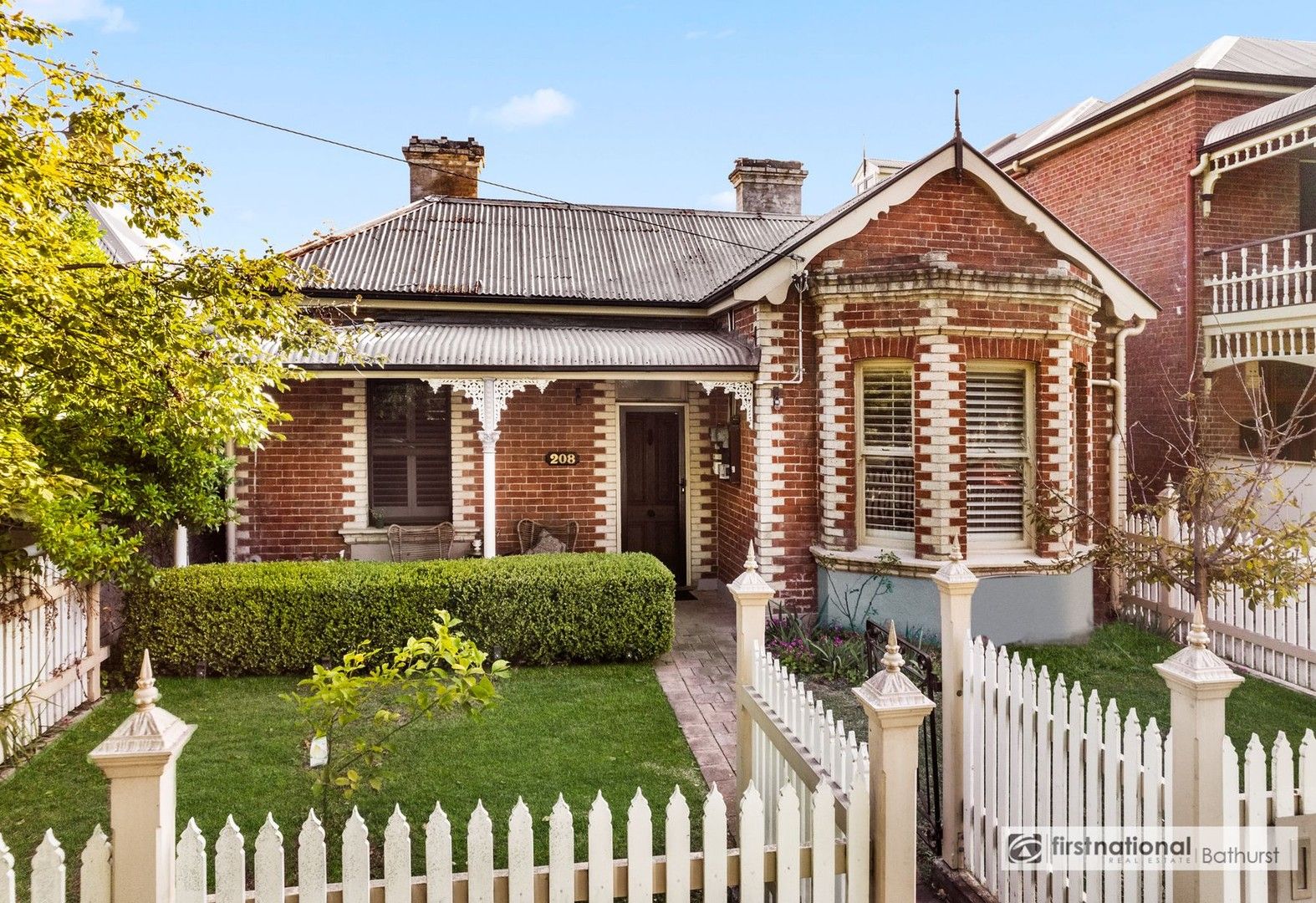 5 bedrooms House in 208 Russell Street BATHURST NSW, 2795