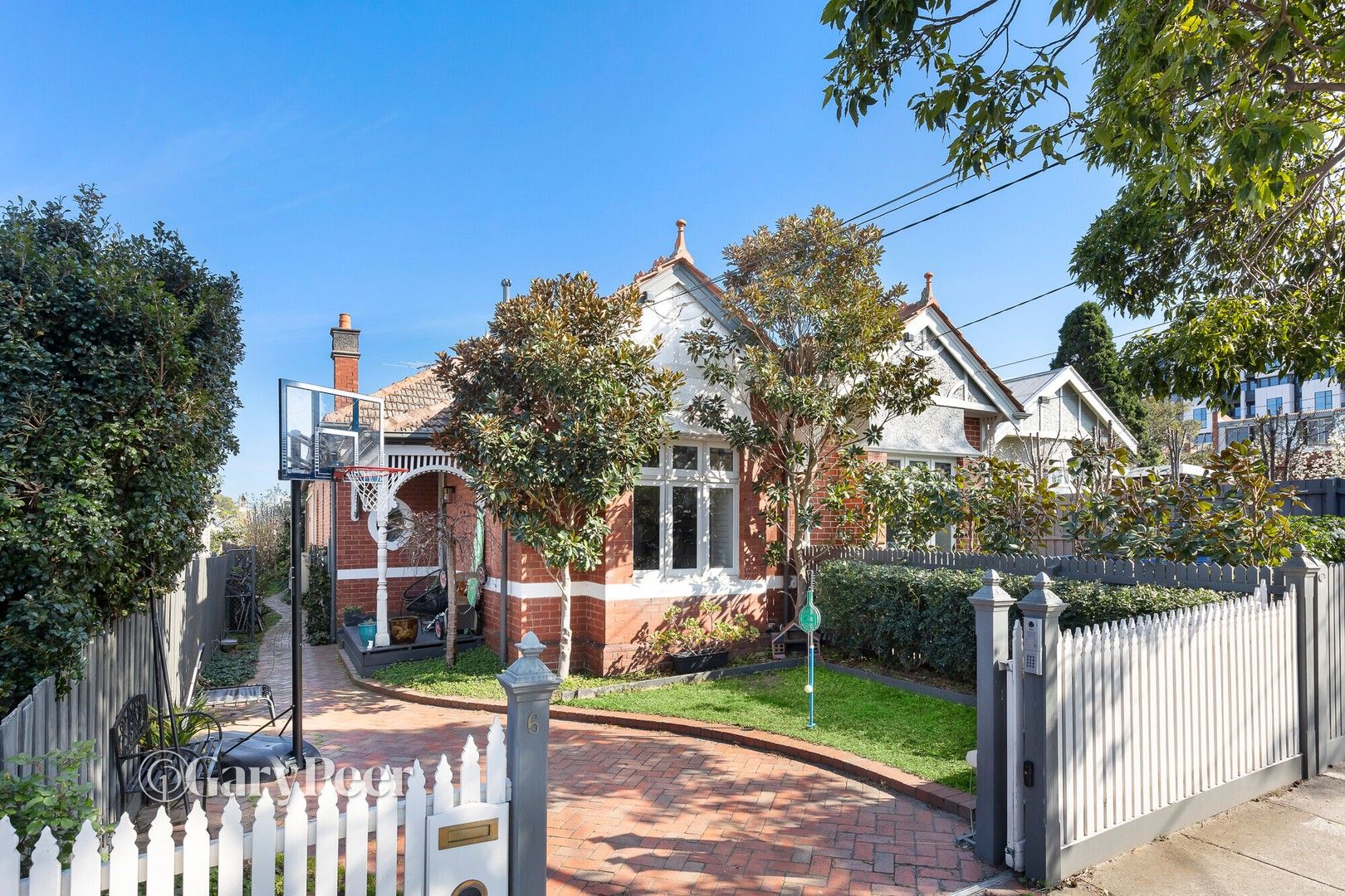 3 bedrooms House in 6 Downshire Rd ELSTERNWICK VIC, 3185