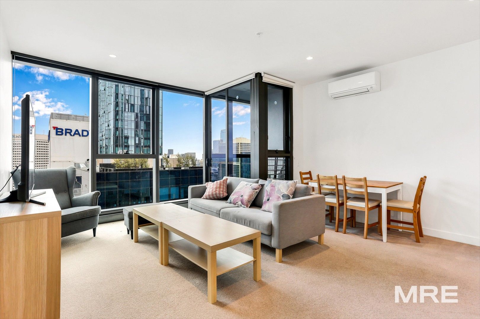 1 bedrooms Apartment / Unit / Flat in 3908/285 La Trobe Street MELBOURNE VIC, 3000