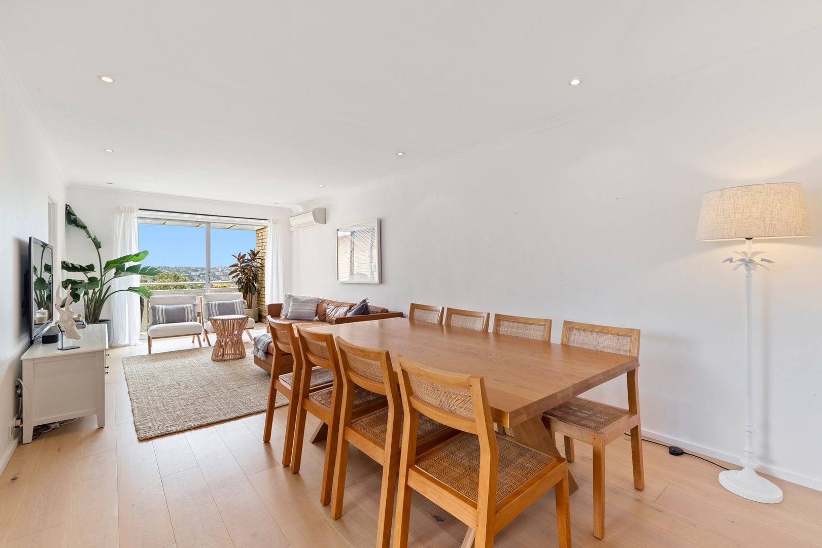 8 305 Bondi Road