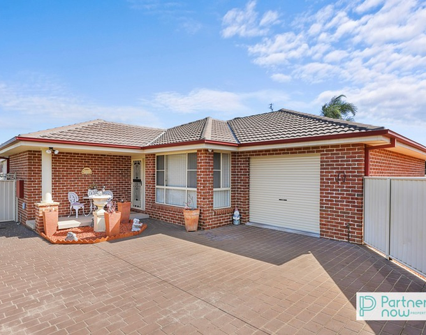 2/26 Warwick Road, Hillvue NSW 2340